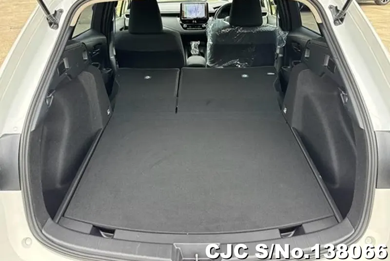 Toyota Corolla Touring in White for Sale Image 6