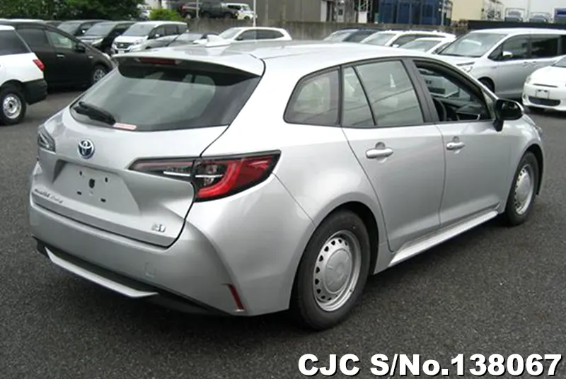 Toyota Corolla Touring in Silver for Sale Image 2