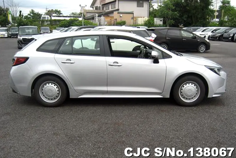 Toyota Corolla Touring in Silver for Sale Image 5