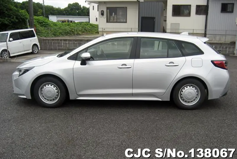 Toyota Corolla Touring in Silver for Sale Image 6
