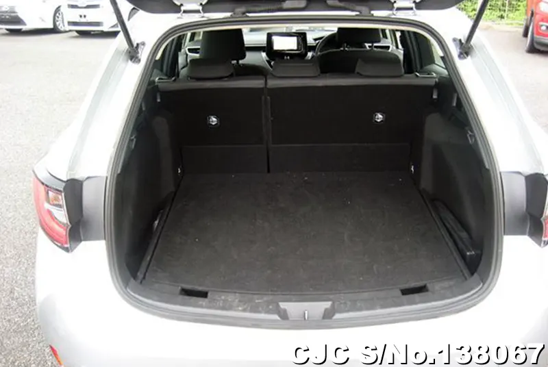 Toyota Corolla Touring in Silver for Sale Image 7