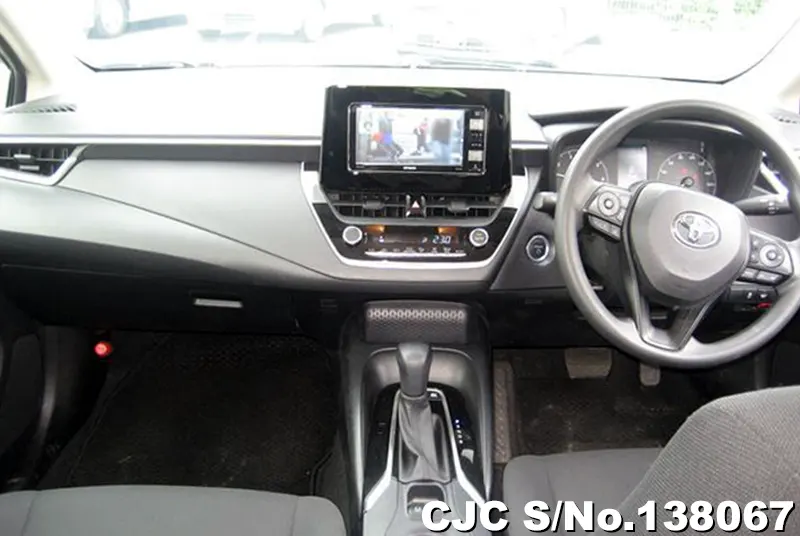 Toyota Corolla Touring in Silver for Sale Image 8