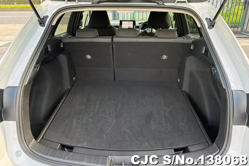 Toyota Corolla Touring in White for Sale Image 4