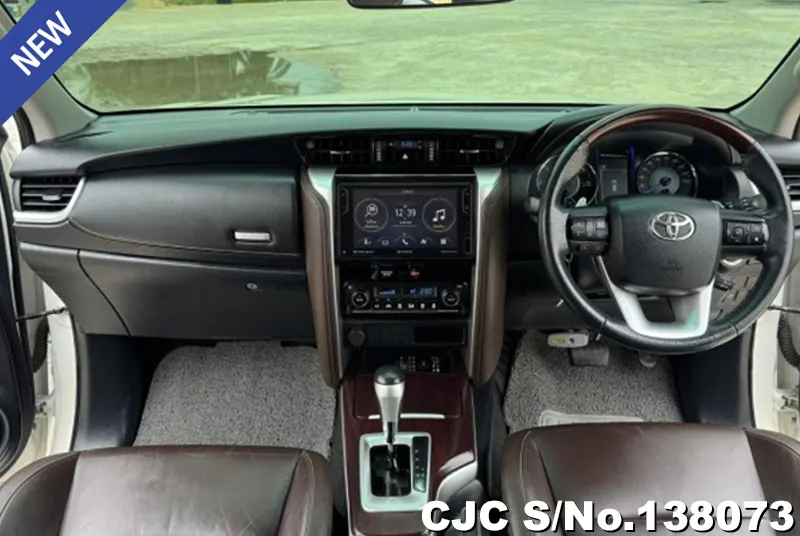 Toyota Fortuner in White for Sale Image 6