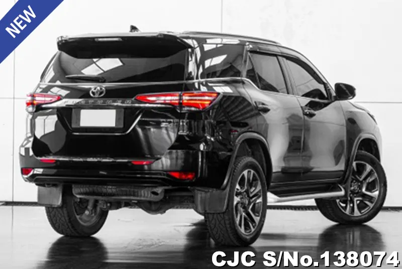 Toyota Fortuner in Black for Sale Image 2