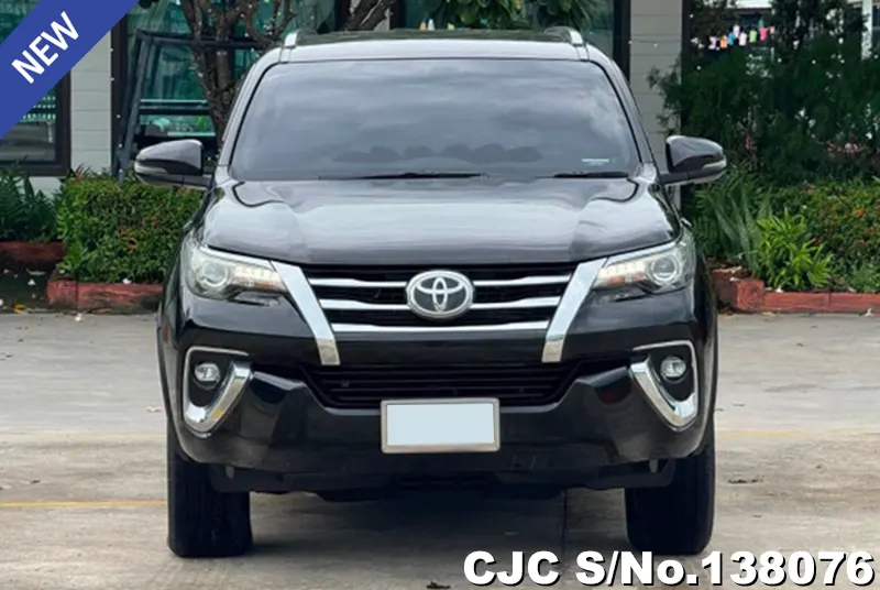 Toyota Fortuner in Black for Sale Image 3