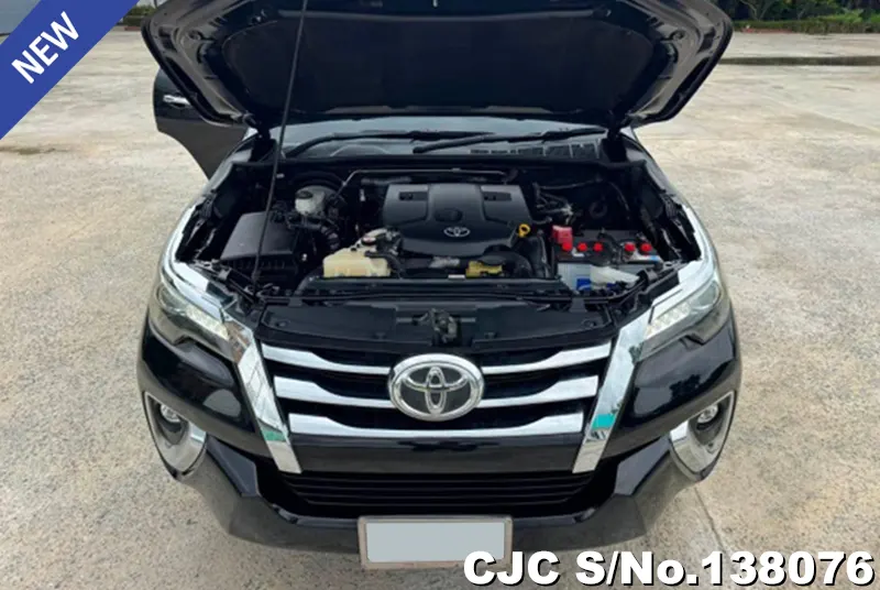 Toyota Fortuner in Black for Sale Image 11