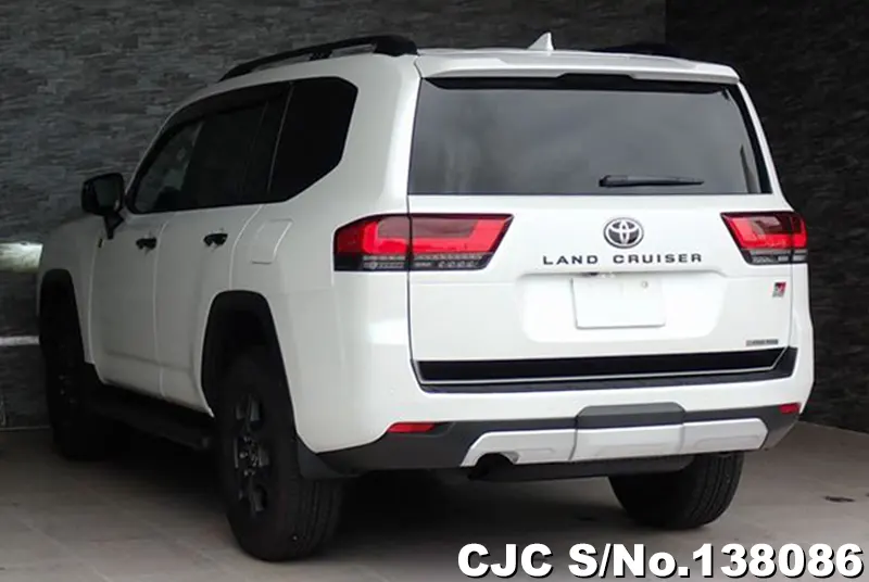 Toyota Land Cruiser in Pearl for Sale Image 1