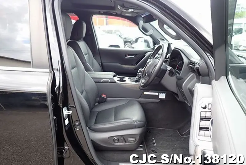 Toyota Land Cruiser in Black for Sale Image 9