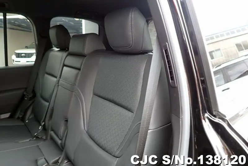 Toyota Land Cruiser in Black for Sale Image 20