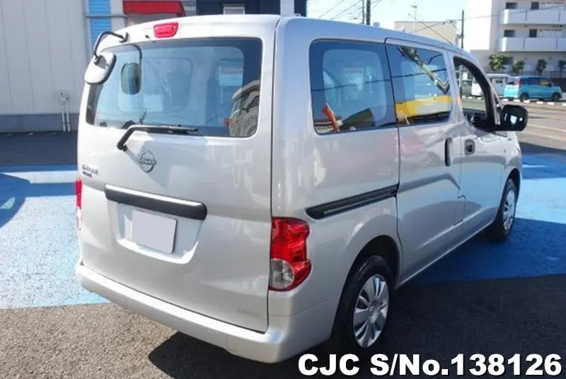 Nissan NV200 in Silver for Sale Image 2
