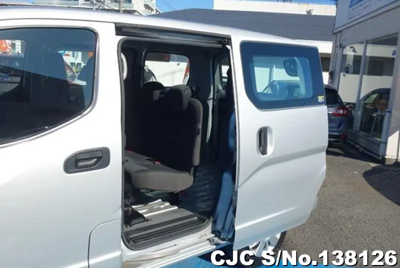 Nissan NV200 in Silver for Sale Image 9