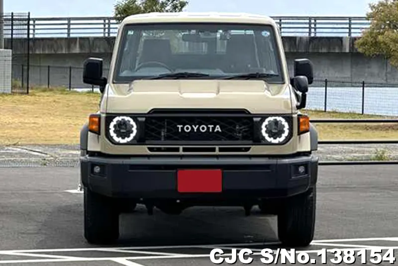 Toyota Land Cruiser in Brown for Sale Image 4