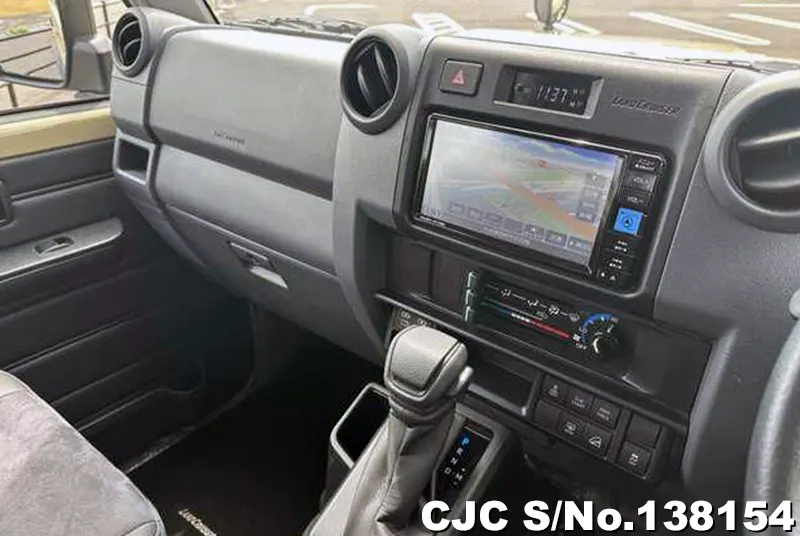 Toyota Land Cruiser in Brown for Sale Image 11