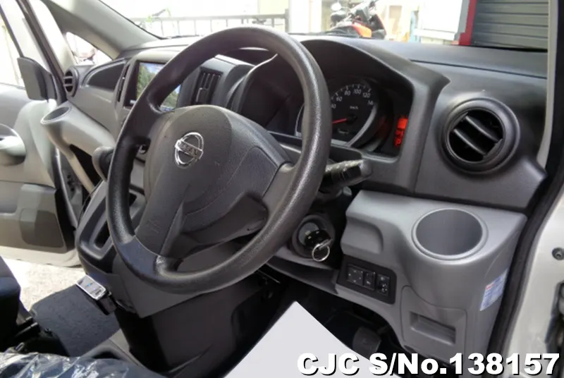 Nissan NV200 in Silver for Sale Image 12