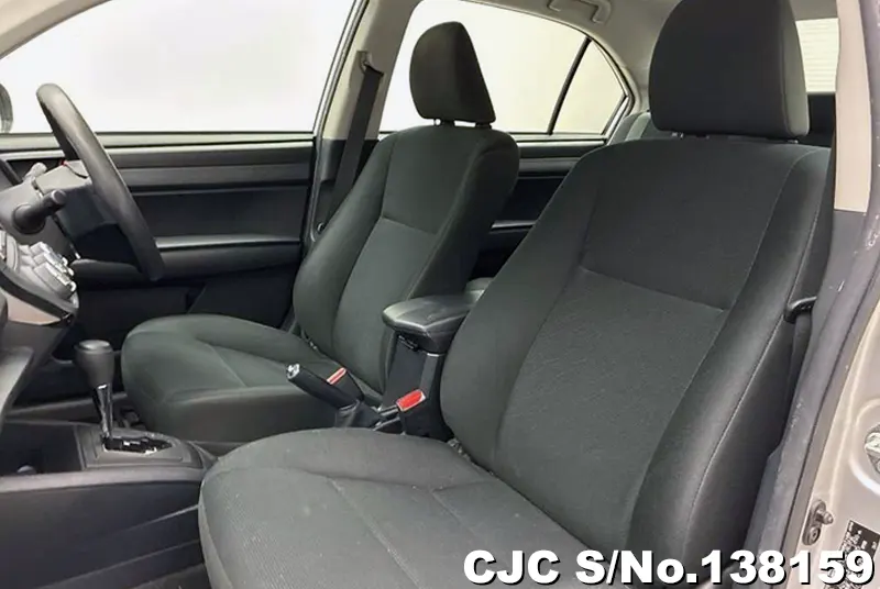 Toyota Corolla Axio in Silver for Sale Image 6