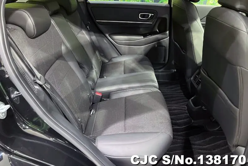 Honda Vezel in White for Sale Image 10
