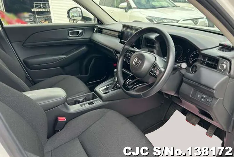 Honda Vezel in White for Sale Image 13