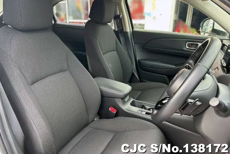 Honda Vezel in White for Sale Image 15