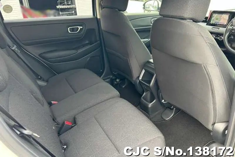 Honda Vezel in White for Sale Image 19
