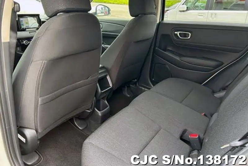 Honda Vezel in White for Sale Image 20