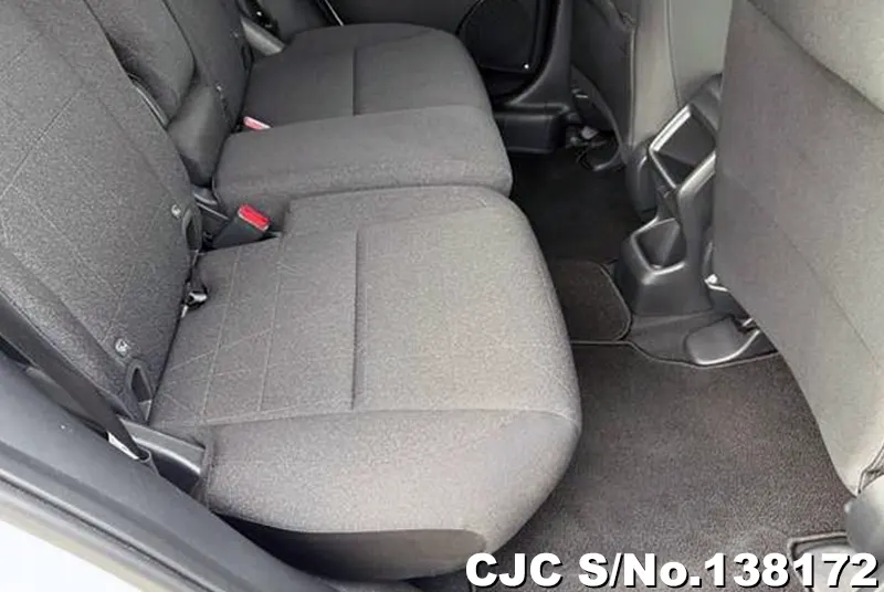 Honda Vezel in White for Sale Image 21