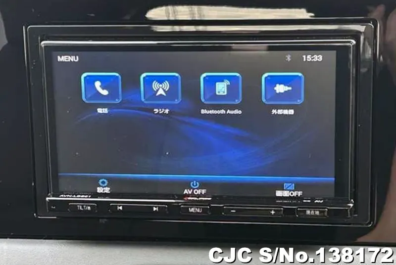 Honda Vezel in White for Sale Image 25