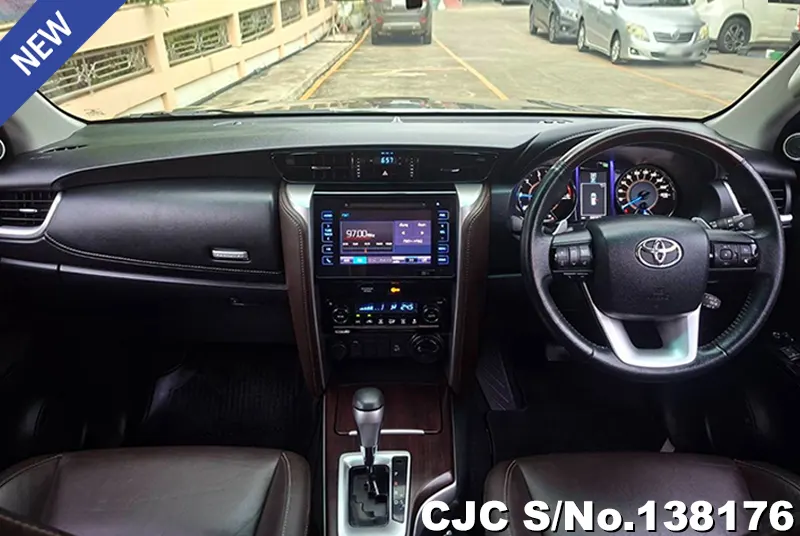 Toyota Fortuner in Black for Sale Image 11