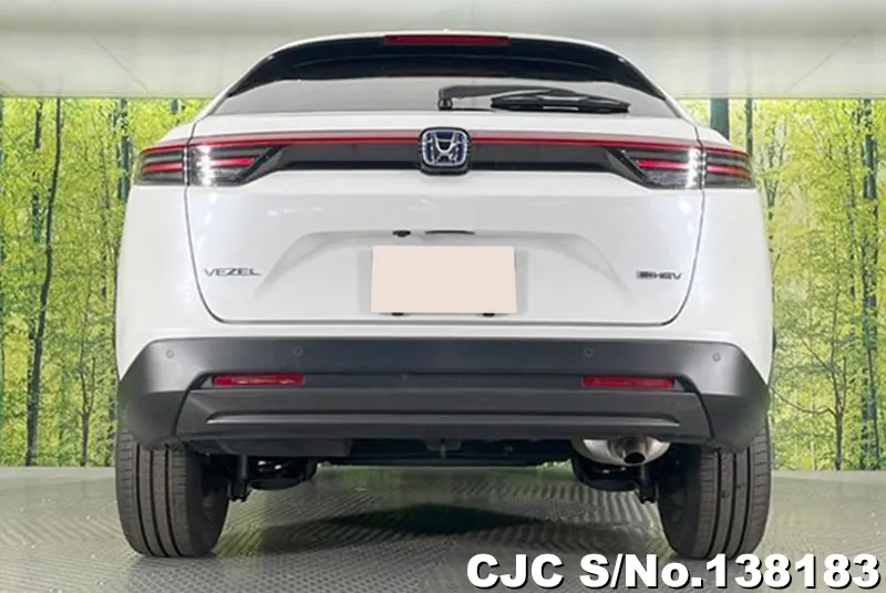 Honda Vezel in White for Sale Image 5