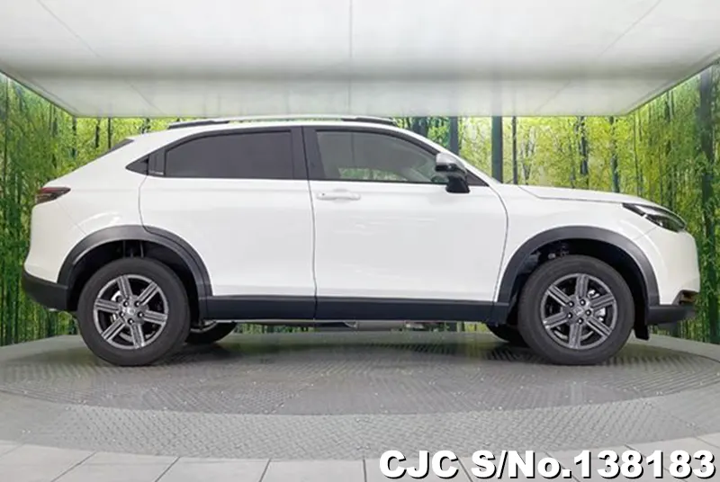 Honda Vezel in White for Sale Image 6