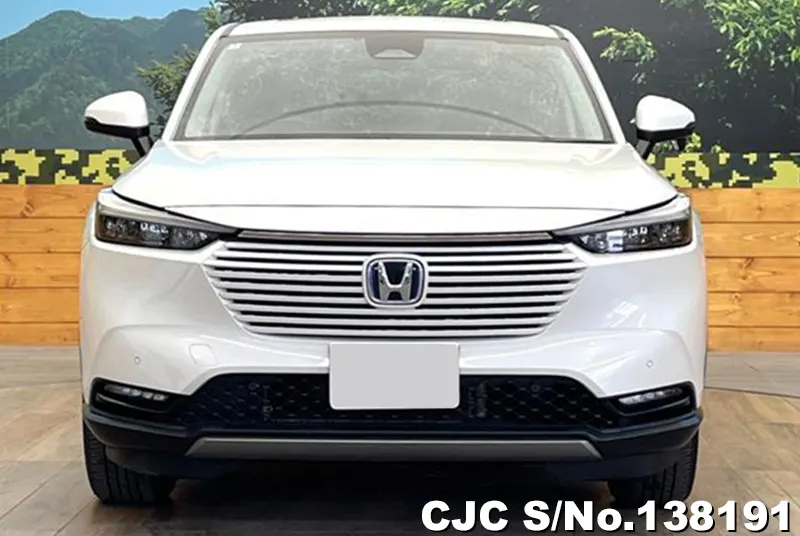 Honda Vezel in White for Sale Image 4