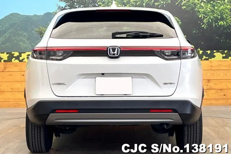 Honda Vezel in White for Sale Image 5