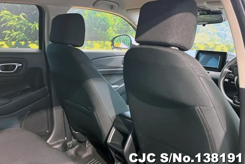 Honda Vezel in White for Sale Image 10