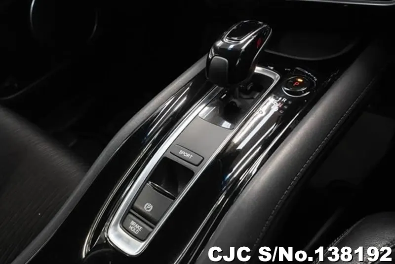 Honda Vezel in Red for Sale Image 12