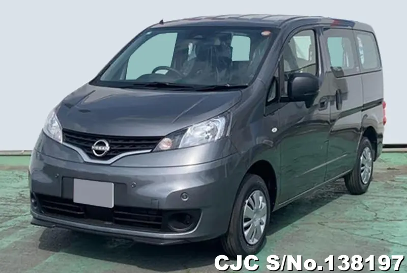 Nissan NV200 in Gray for Sale Image 2