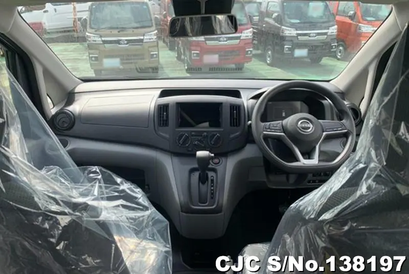 Nissan NV200 in Gray for Sale Image 7
