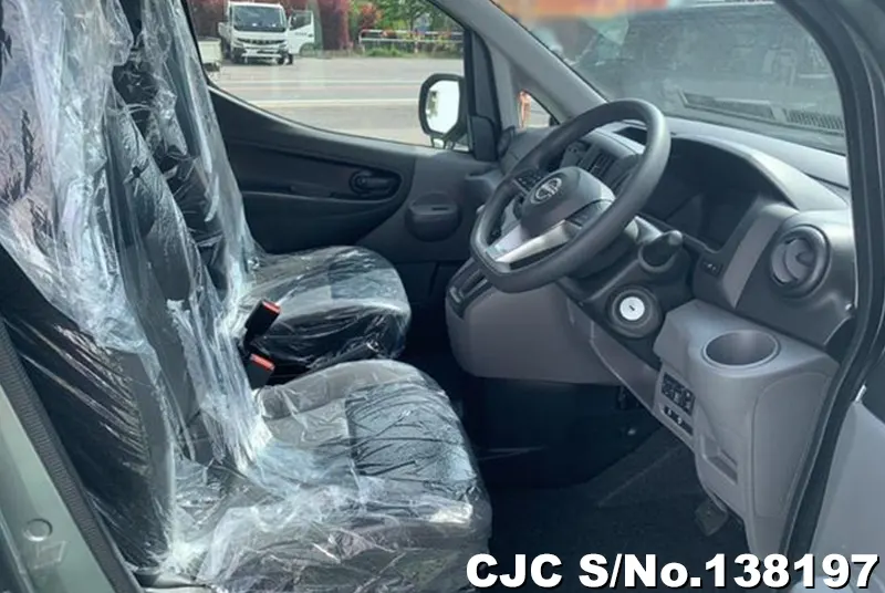 Nissan NV200 in Gray for Sale Image 9