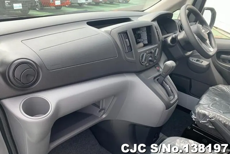 Nissan NV200 in Gray for Sale Image 10