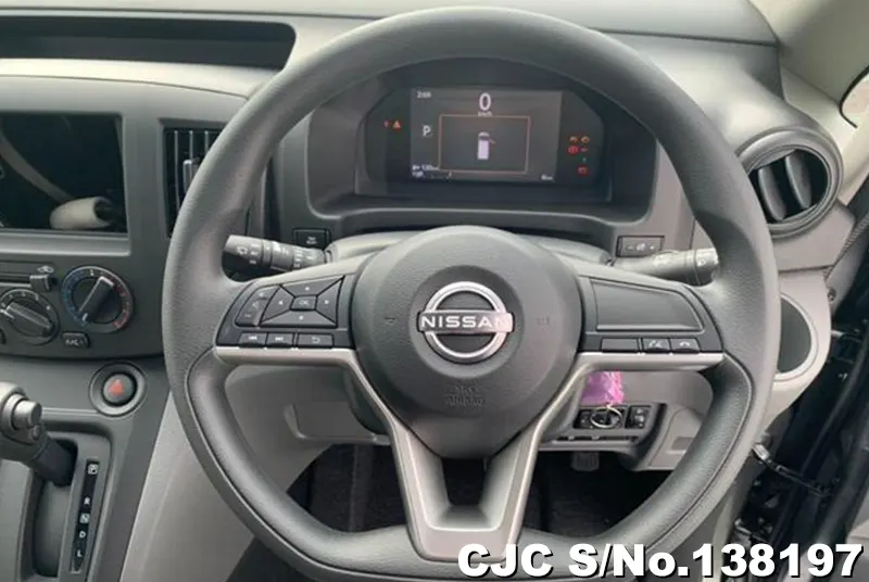 Nissan NV200 in Gray for Sale Image 21