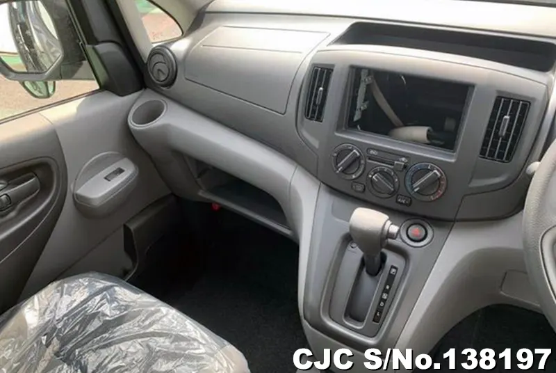 Nissan NV200 in Gray for Sale Image 23