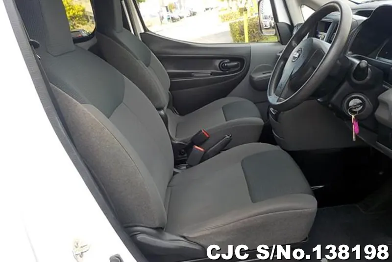 Nissan NV200 in White for Sale Image 10