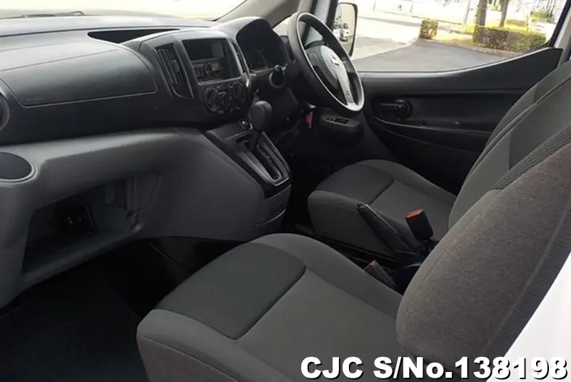 Nissan NV200 in White for Sale Image 11