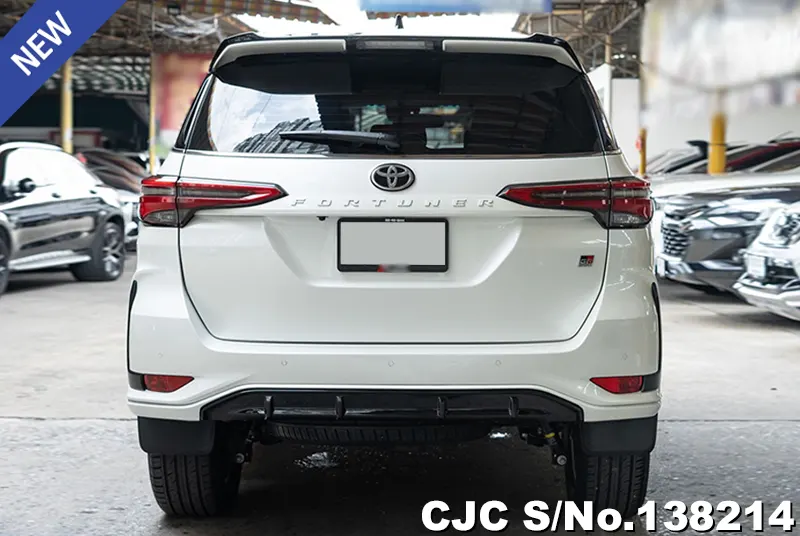 Toyota Fortuner in White for Sale Image 5
