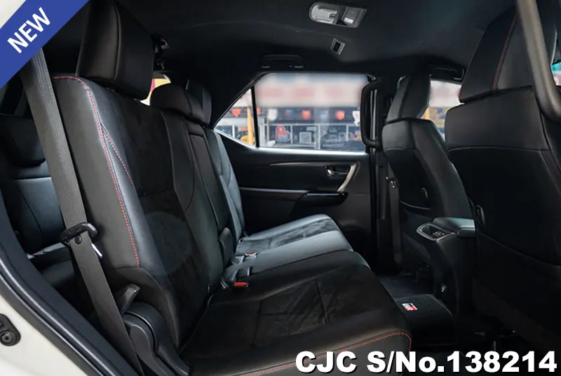 Toyota Fortuner in White for Sale Image 9
