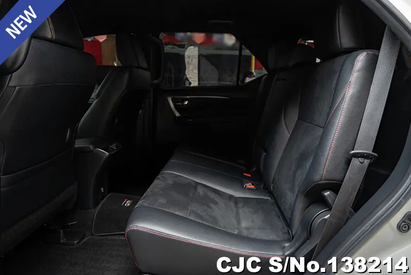 Toyota Fortuner in White for Sale Image 10
