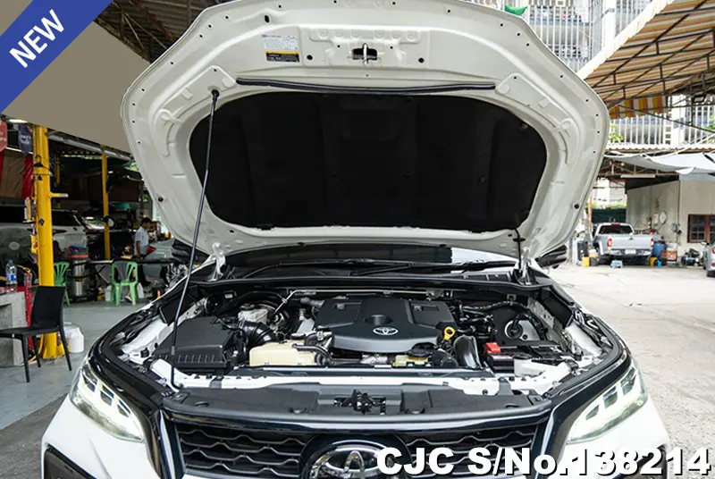 Toyota Fortuner in White for Sale Image 15