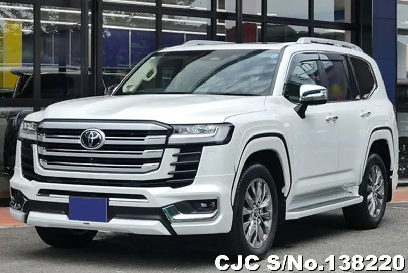 Toyota Land Cruiser in White for Sale Image 3