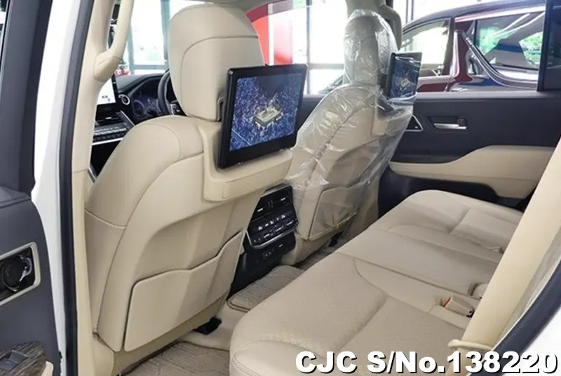 Toyota Land Cruiser in White for Sale Image 14