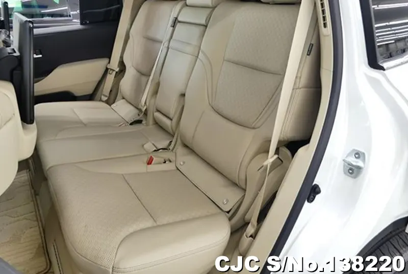 Toyota Land Cruiser in White for Sale Image 16