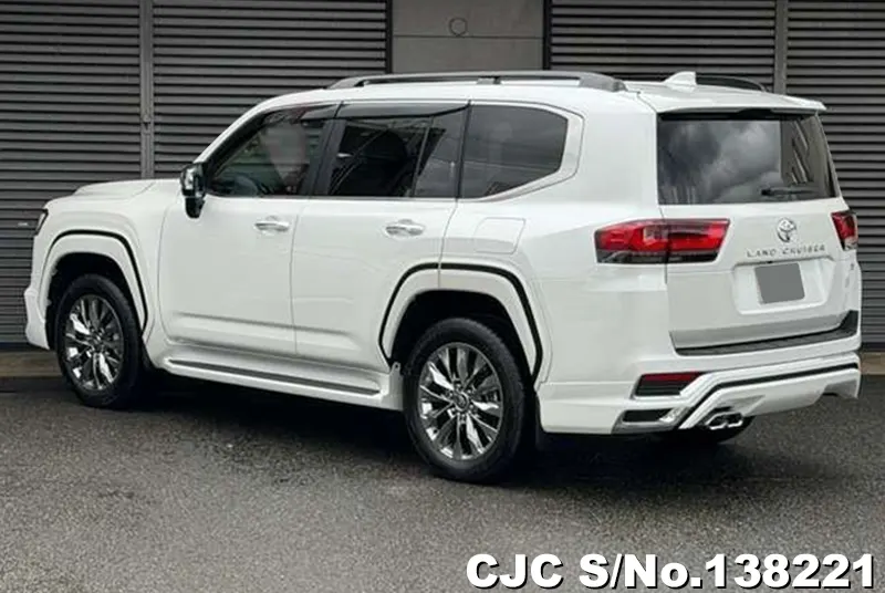 Toyota Land Cruiser in Pearl for Sale Image 1